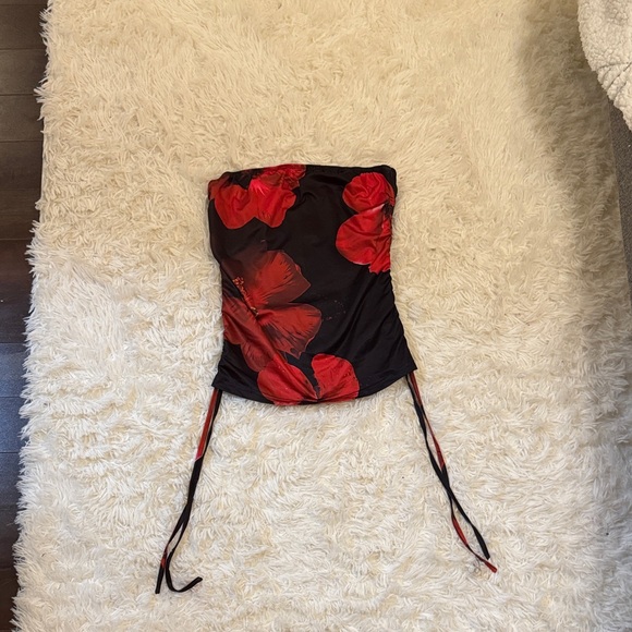 SHEIN Tops - SHEIN Black and Red Floral Crop Top